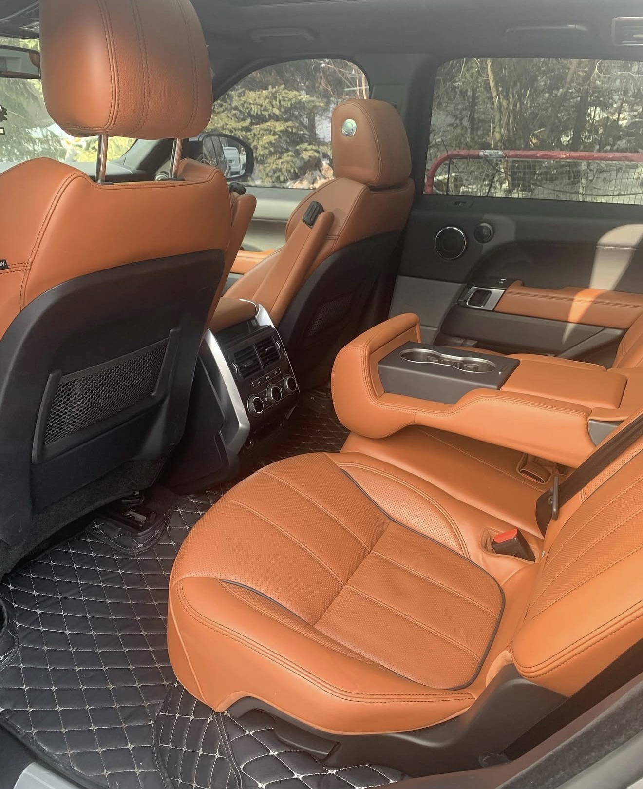 Land Rover – Detail